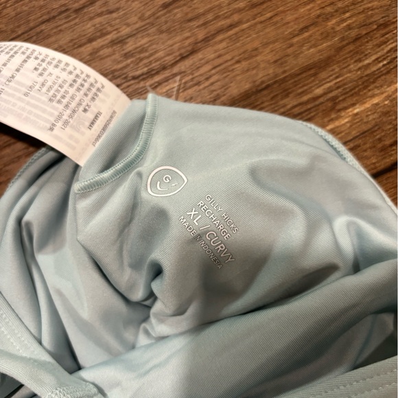 Hollister/Gilly Hicks Active Tank - Picture 3 of 4